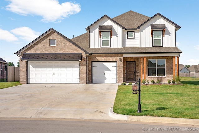 view of front of property featuring a front yard