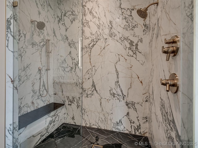 bathroom featuring a tile shower