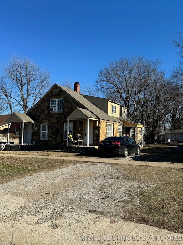 view of front of house with a carport