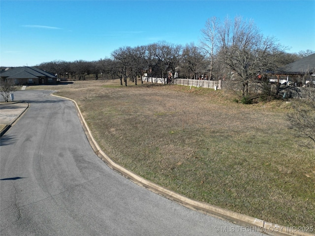 Listing photo 2 for 905 S Franklin Dr, Ardmore OK 73401