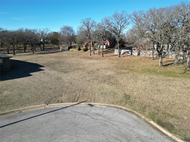 Listing photo 3 for 905 S Franklin Dr, Ardmore OK 73401