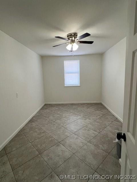 empty room with ceiling fan