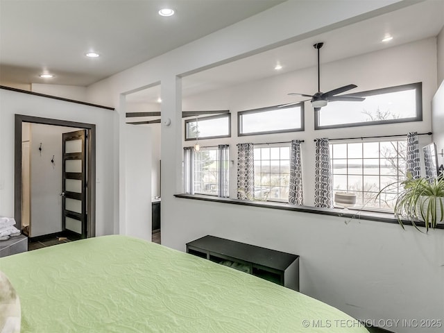 bedroom with ceiling fan