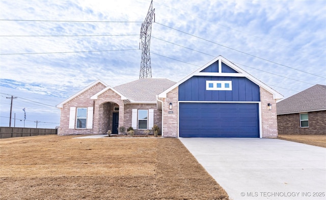 view of front of house featuring a garage