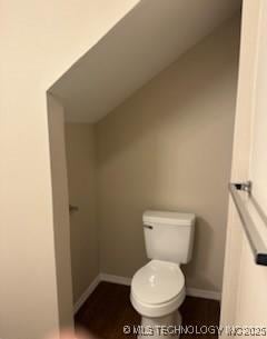 bathroom featuring toilet