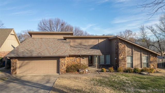 view of front of home featuring a garage