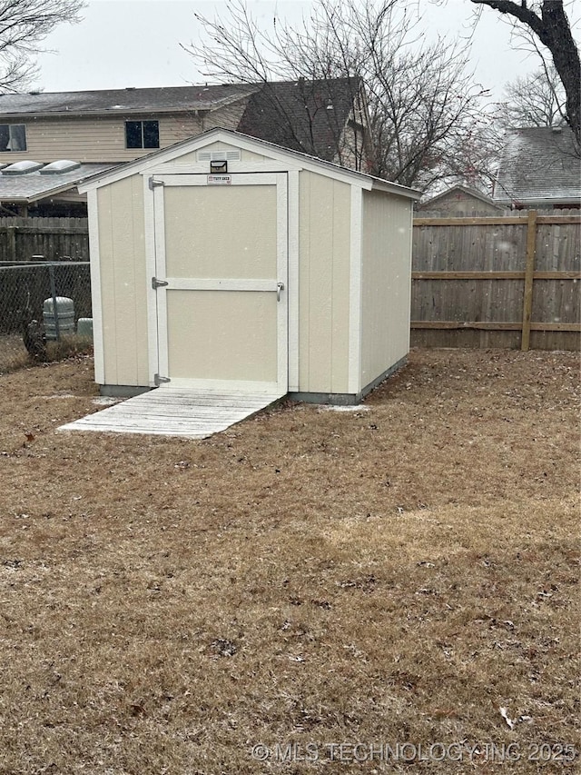 view of outbuilding