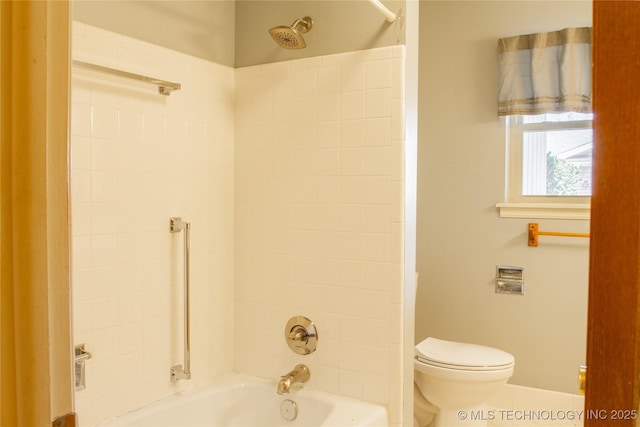 6740 E 51st Pl, Tulsa, OK 74145 - bathroom featuring toilet and bathing tub / shower combination