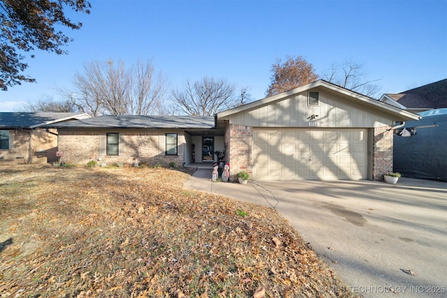 single story home featuring a garage