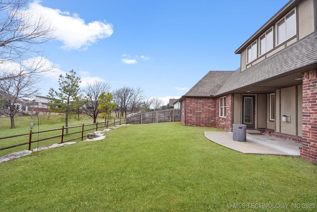 view of yard with a patio