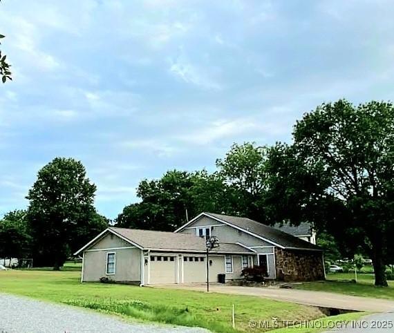 1065 Deer Crk, Pryor, OK 74361 - photo 1