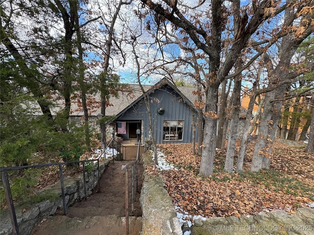 view of front of home