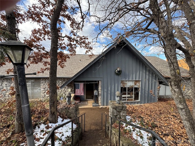 view of front of home