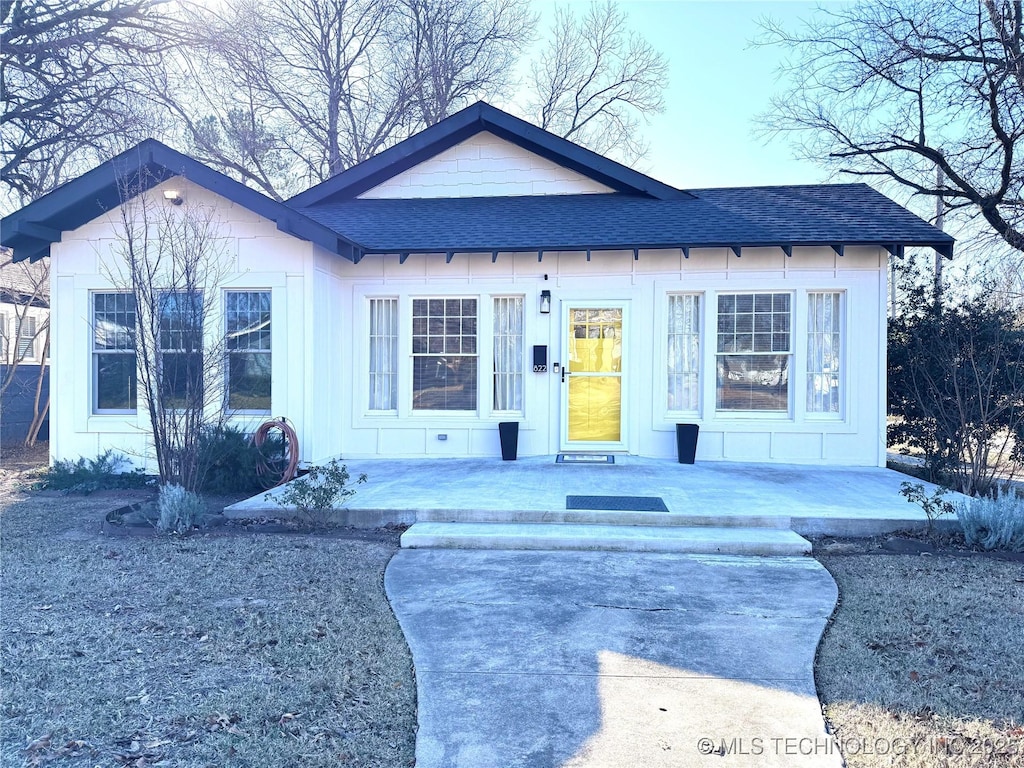 view of front of house featuring a patio area