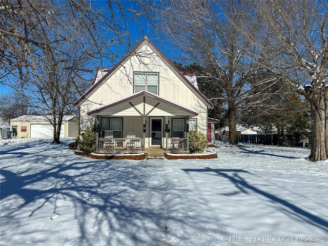 view of front facade featuring covered porch