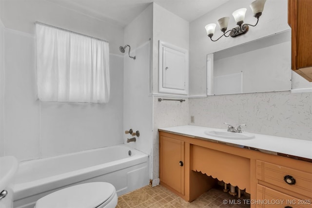 full bathroom featuring shower / bathing tub combination, tasteful backsplash, vanity, a notable chandelier, and toilet