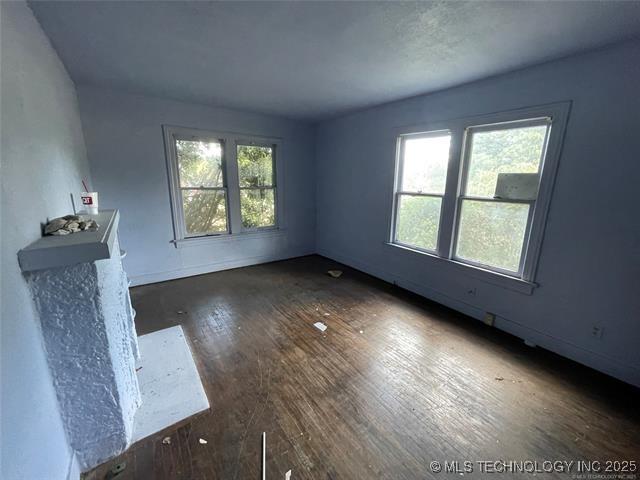 view of unfurnished living room