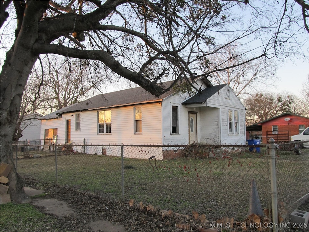 exterior space featuring a yard