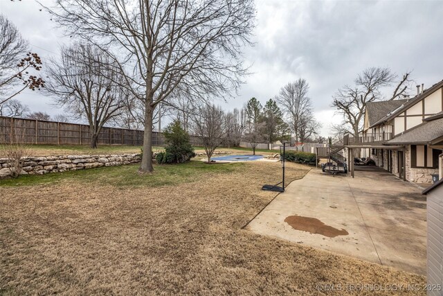 view of yard with a patio