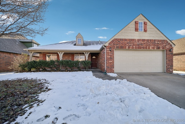 view of front property featuring a garage