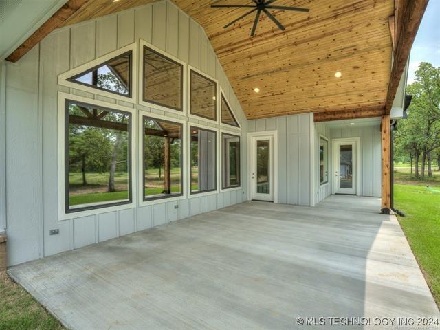 view of patio with ceiling fan