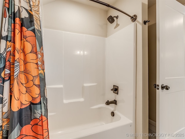 bathroom featuring shower / tub combo