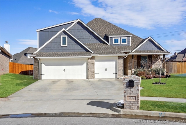 craftsman house featuring a front lawn and a garage