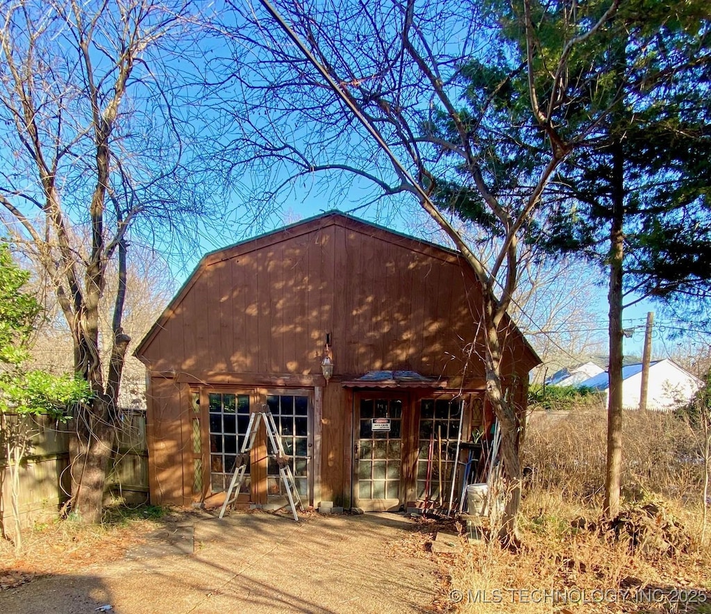 view of outdoor structure