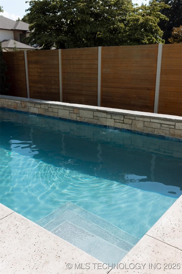 view of swimming pool