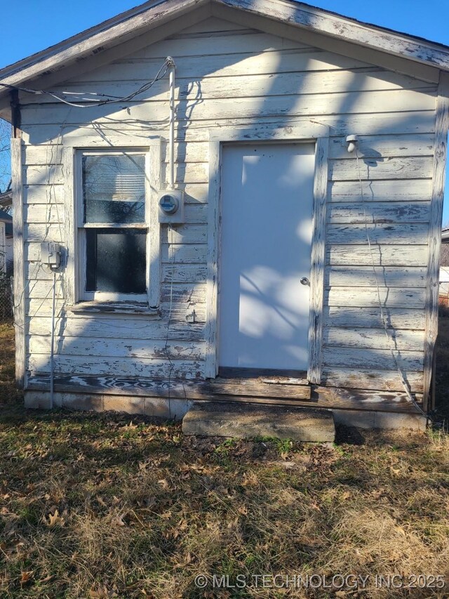 view of outbuilding