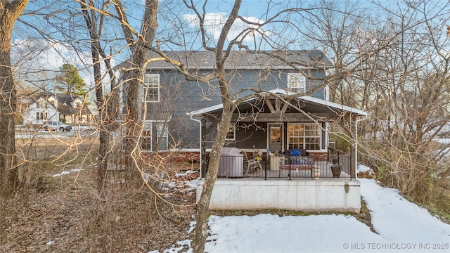 view of front facade with covered porch