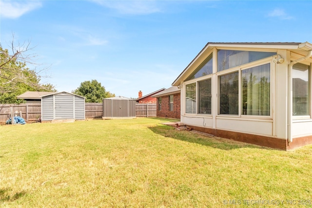 view of yard featuring a shed