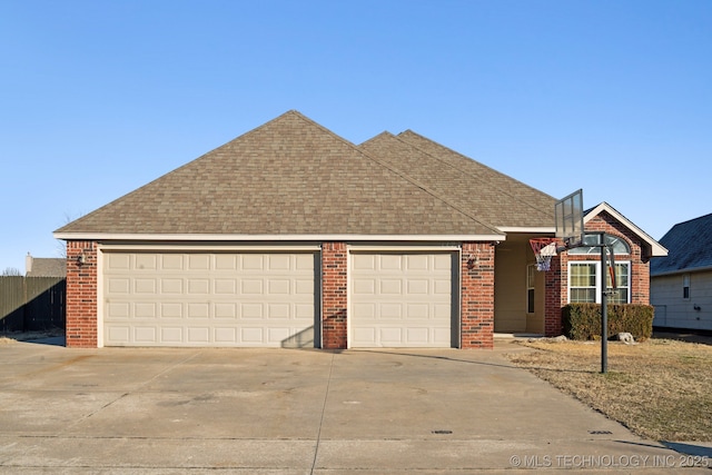 view of front facade featuring a garage