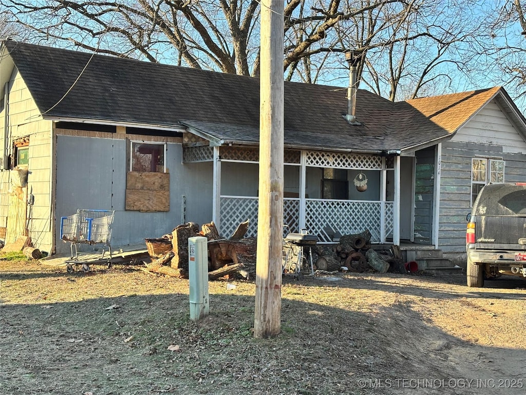 view of side of property