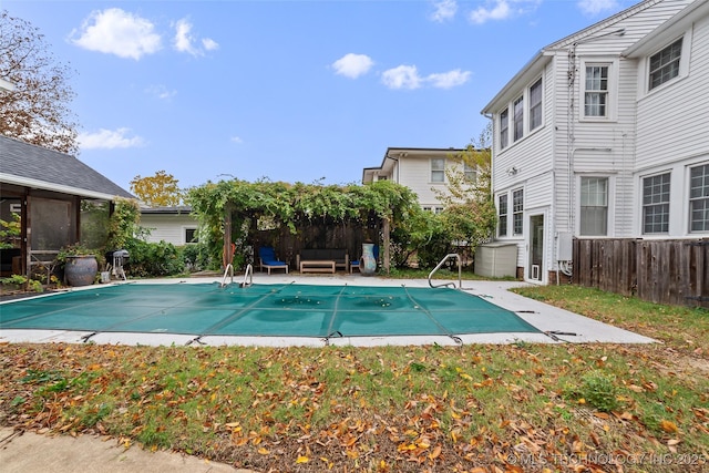 view of swimming pool