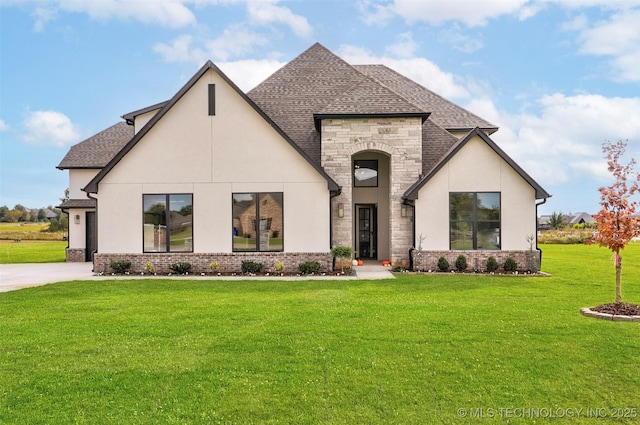 view of front of house with a front lawn