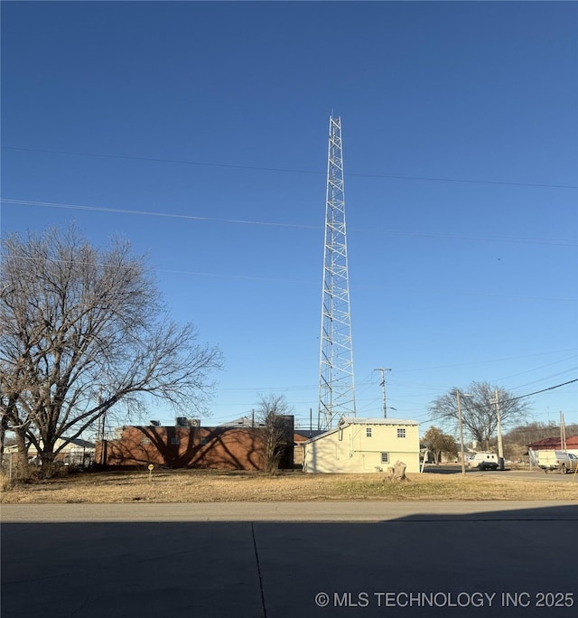 120 S 1st St, Stilwell, OK 74960