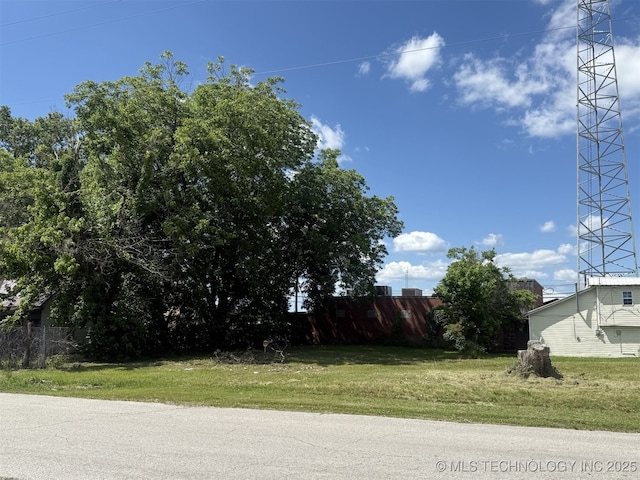 120 S 1st St, Stilwell, OK 74960