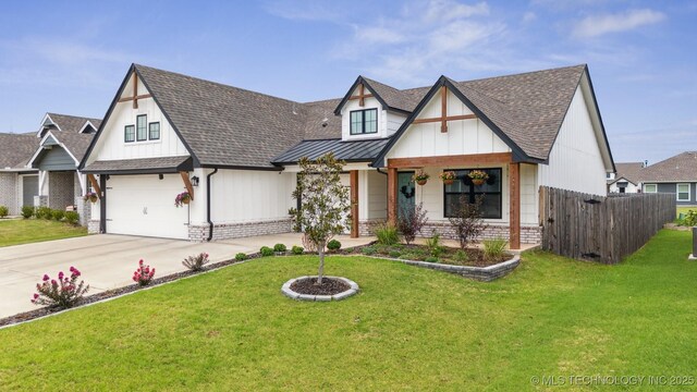 view of front of home featuring a front lawn