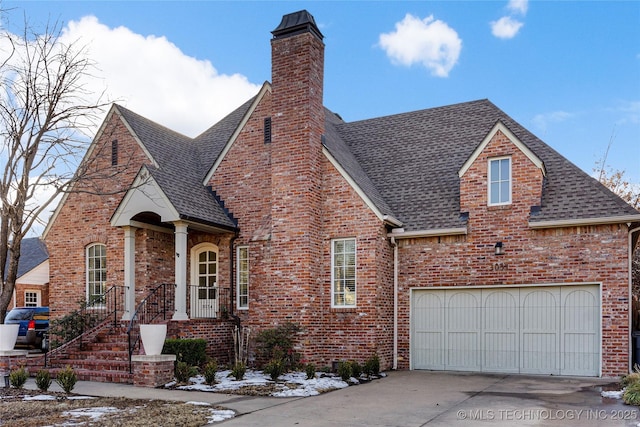 view of front of house featuring a garage