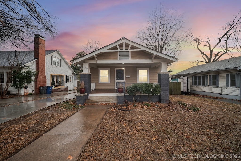 view of front of home featuring a porch