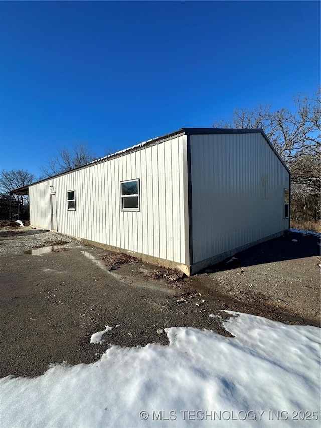 view of outbuilding