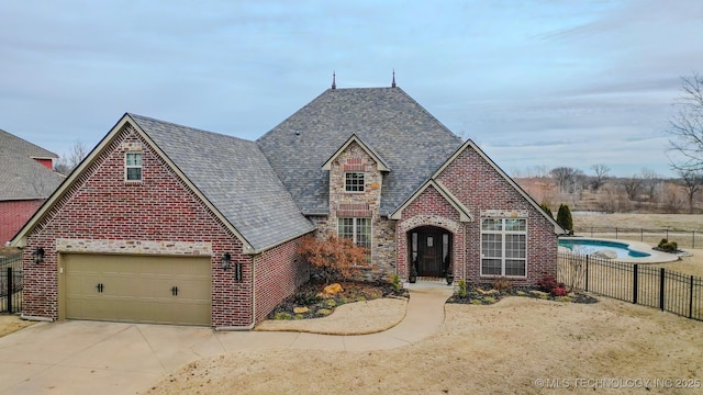 view of front facade featuring a garage