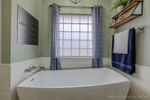 bathroom featuring a bathtub