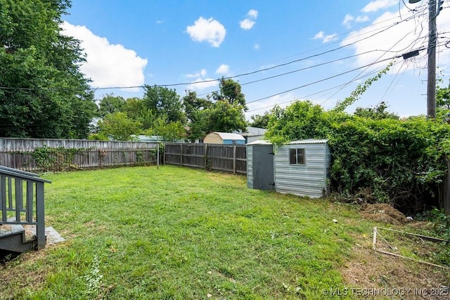 view of yard with a shed