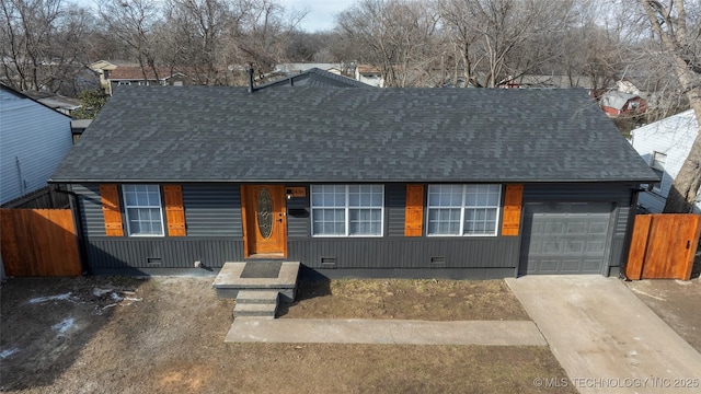 view of front facade featuring a garage