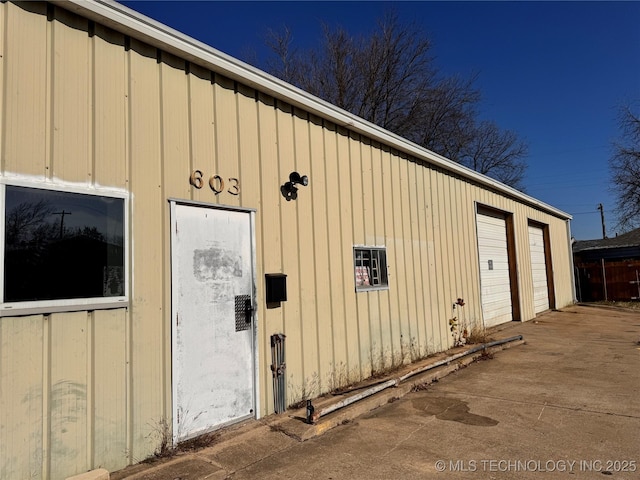 view of outdoor structure with a garage