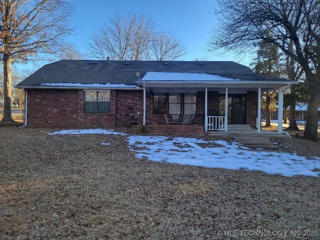 view of front of home with covered porch