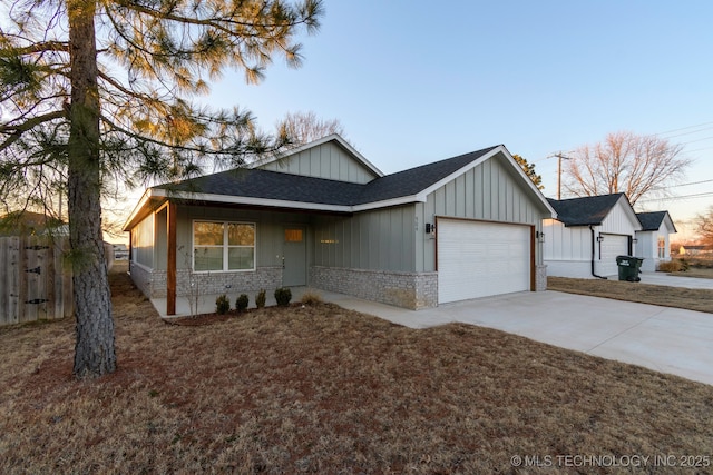 view of front of house with a garage