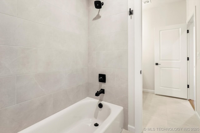 bathroom featuring shower / tub combination